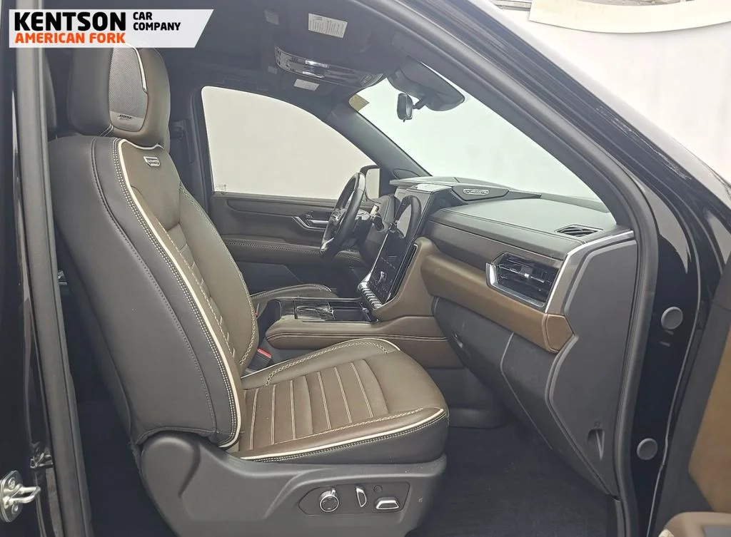 Used 2025 Black GMC Denali Ultimate image 5