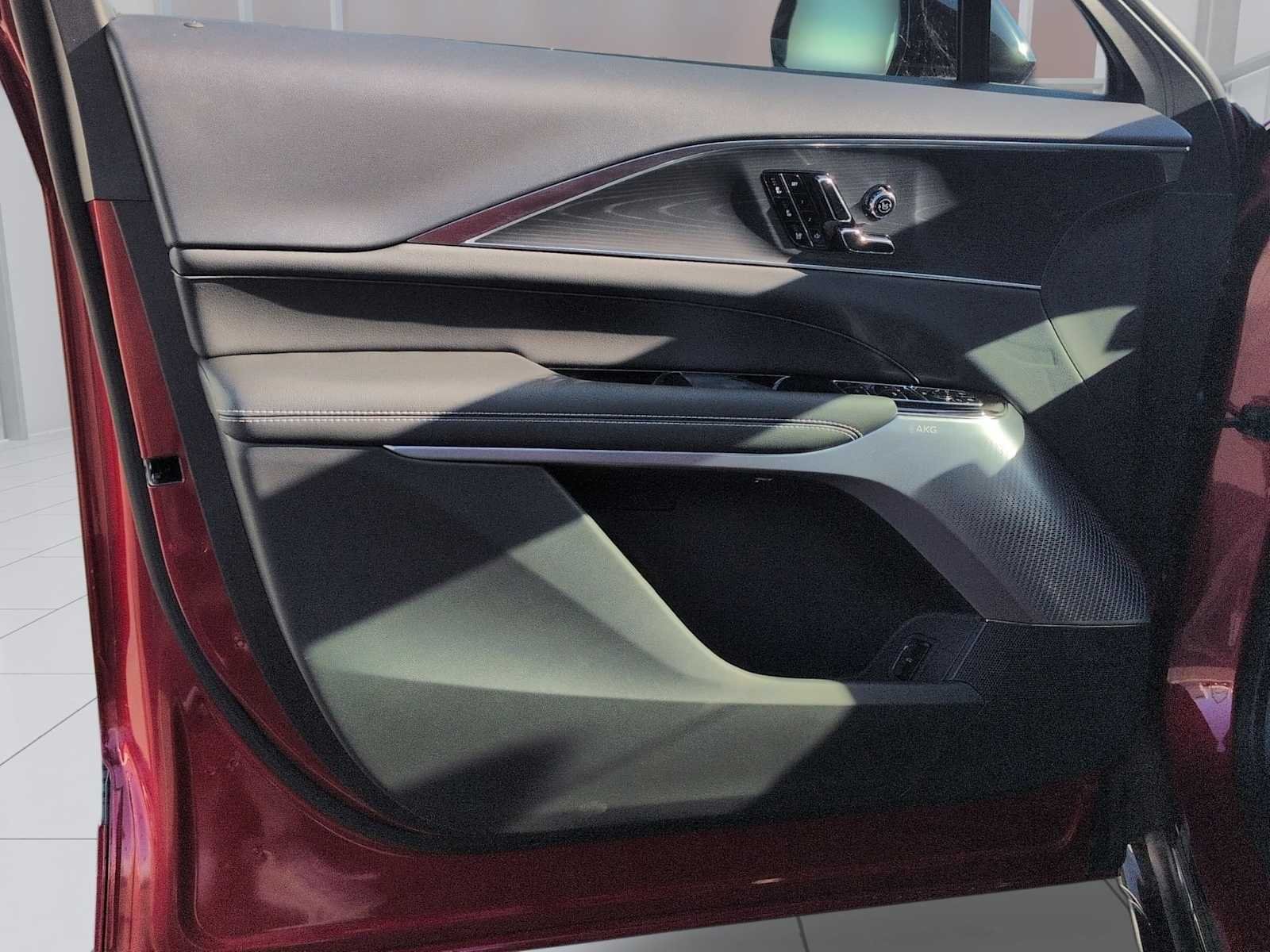 2026 Cadillac LYRIQ V - Photo 10