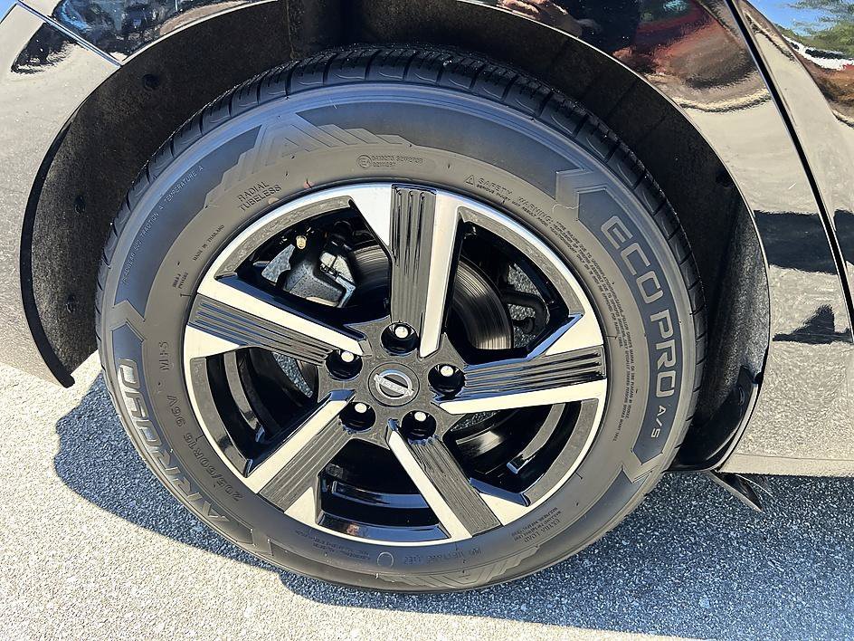 Used 2025 Super Black Nissan SV image 11