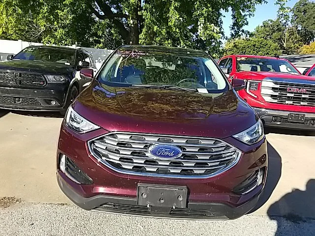 Used 2019 Red Ford SEL image 9