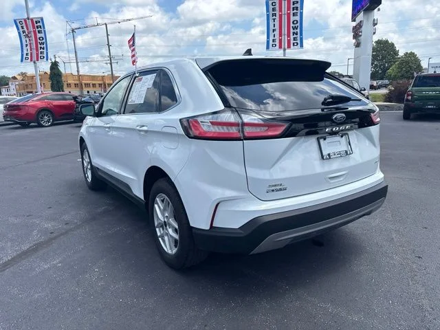 Used 2024 Oxford White Clearcoat Ford SEL image 9