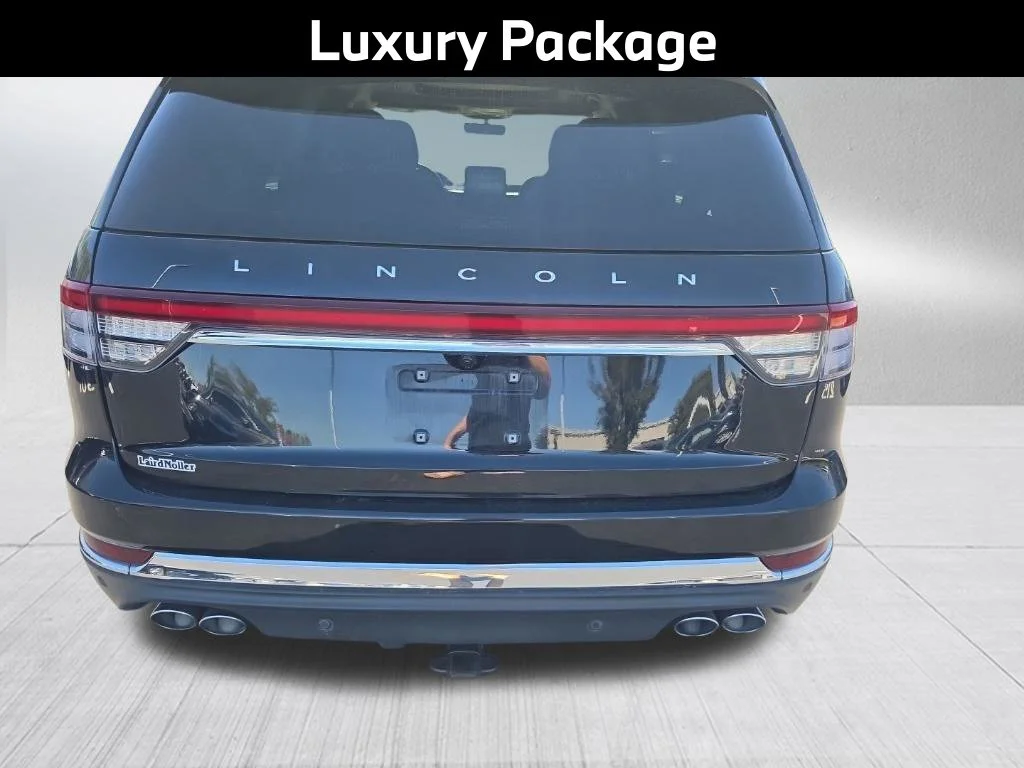 Used 2020 Black Lincoln Reserve image 7