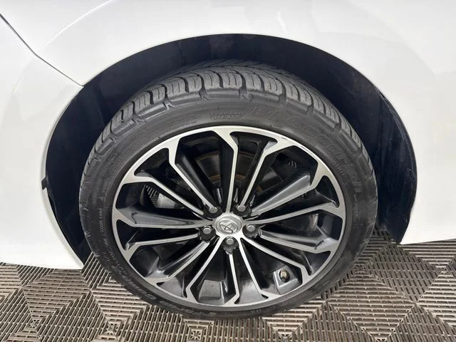Used 2015 White Toyota S Plus image 32