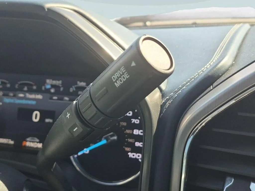 Used 2022 Blue Metallic Ford Limited image 17