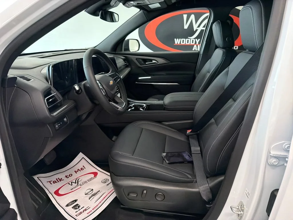 New 2027 Summit White Chevrolet LT image 11