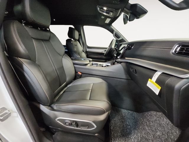 New 2026 Bright White Clearcoat Jeep  image 15