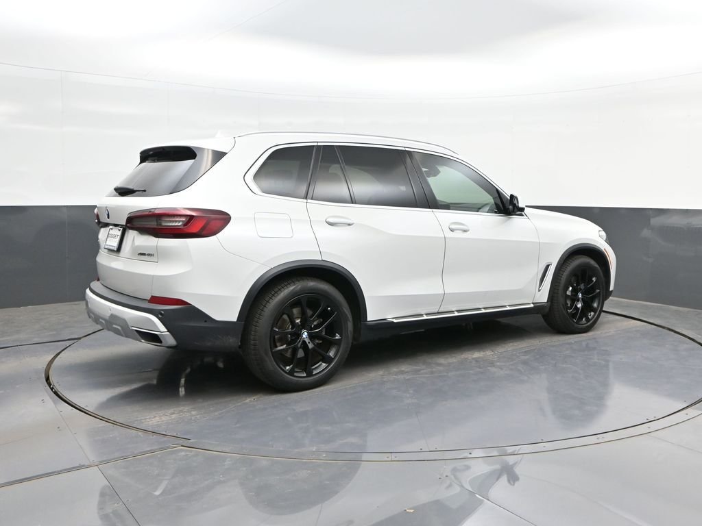 Used 2022 White BMW xDrive40i image 15