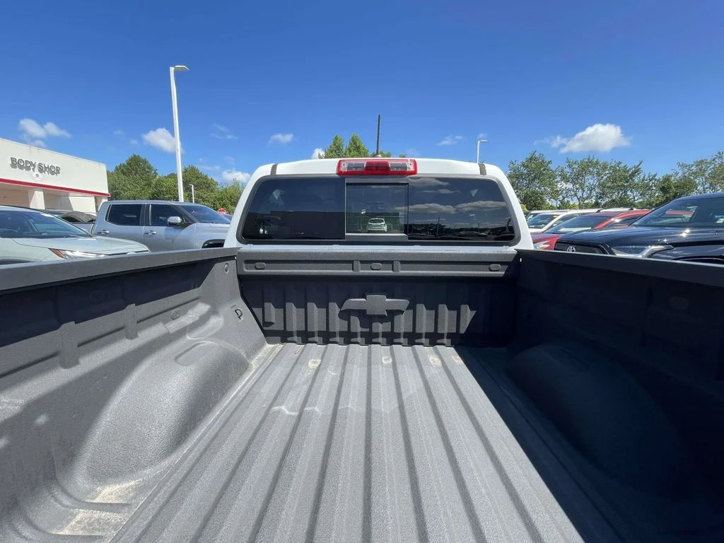 Used 2022 White Chevrolet LT image 13