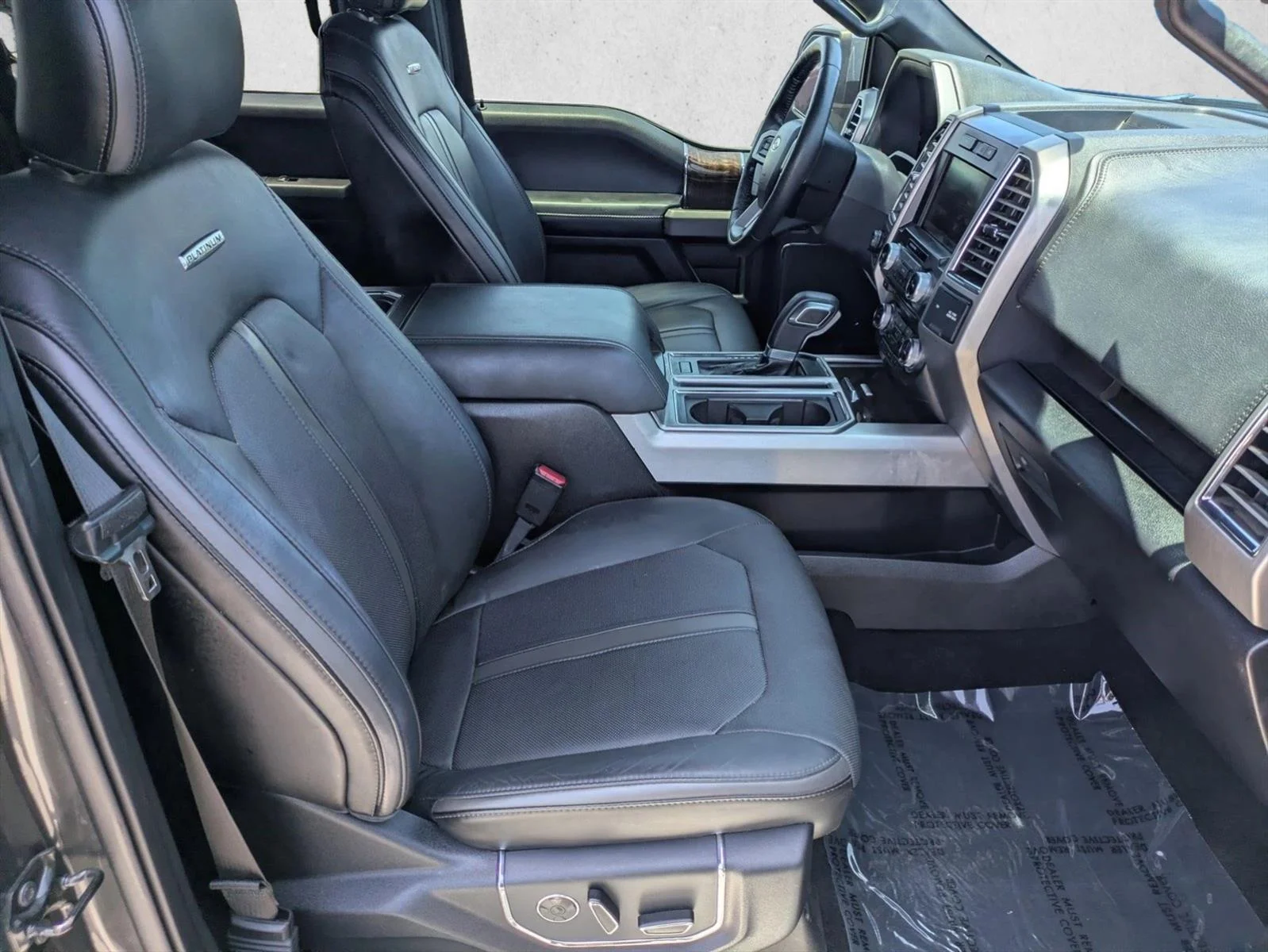 Used 2015 Magnetic Metallic Ford Platinum image 23