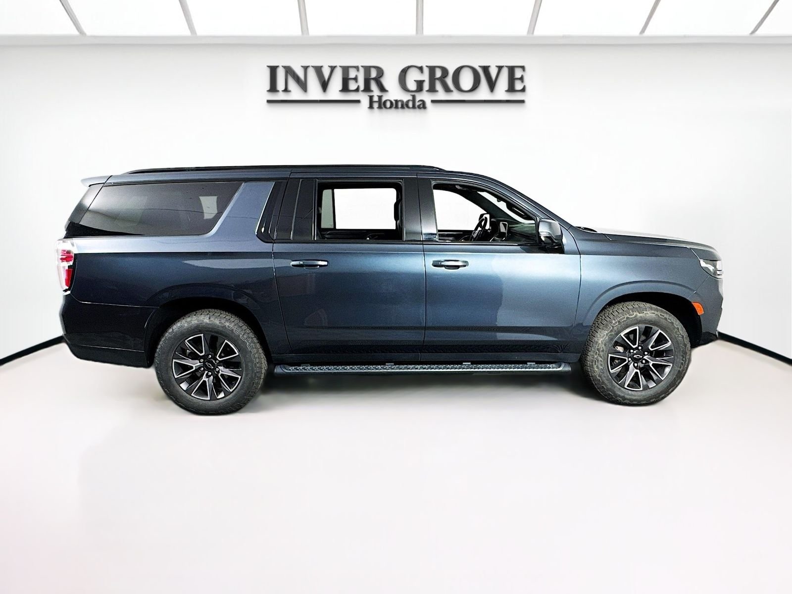 Used 2021 Shadow Gray Metallic Chevrolet Z71 image 4