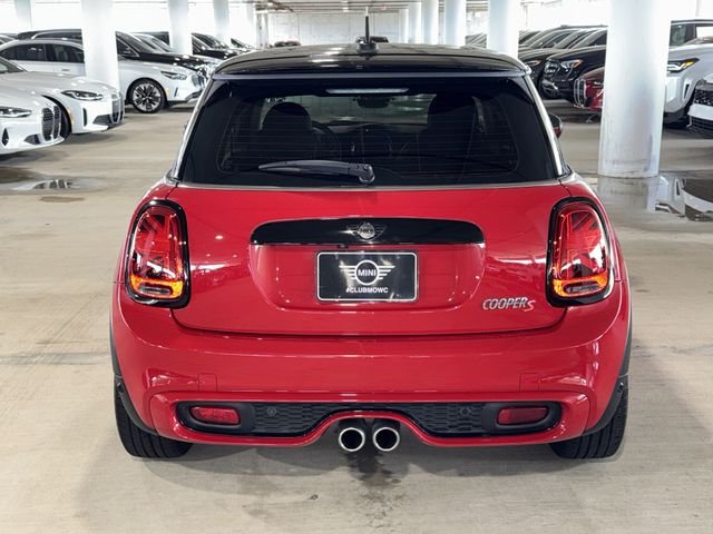 Used 2020 Chili Red MINI Signature image 9