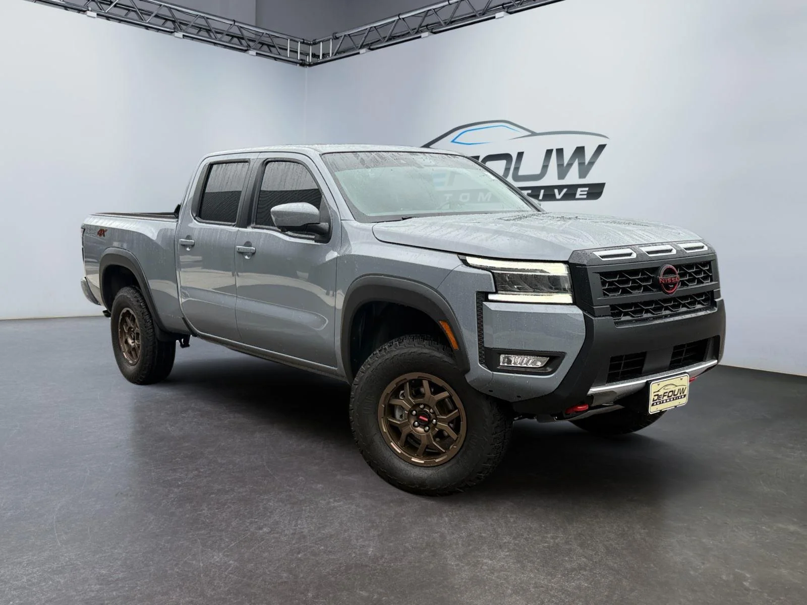 Used 2025 Boulder Gray Pearl Nissan PRO-4X image 1