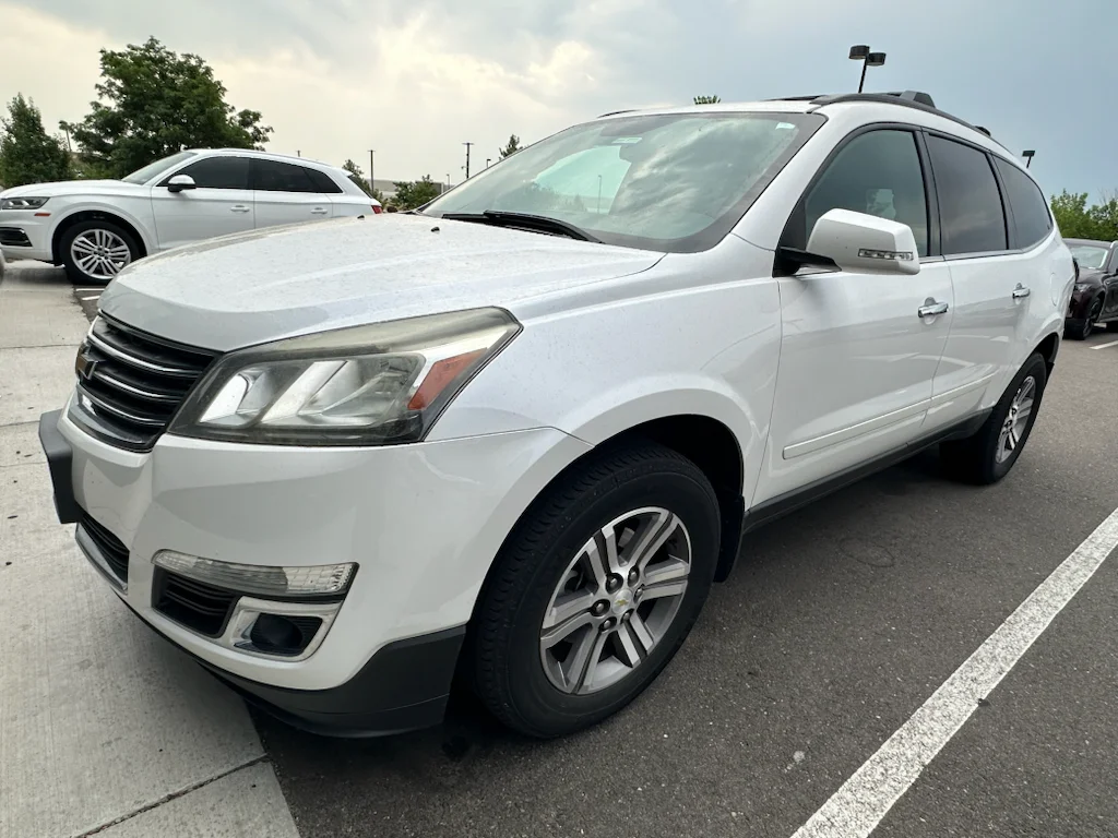 Used 2017 Iridescent Pearl Tricoat Chevrolet LT image 2