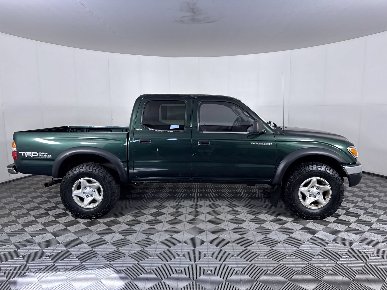 Used 2002 Green Toyota  image 10