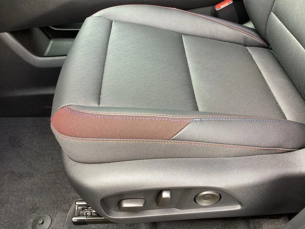 New 2026 Mosaic Black Metallic Chevrolet FWD RS image 12