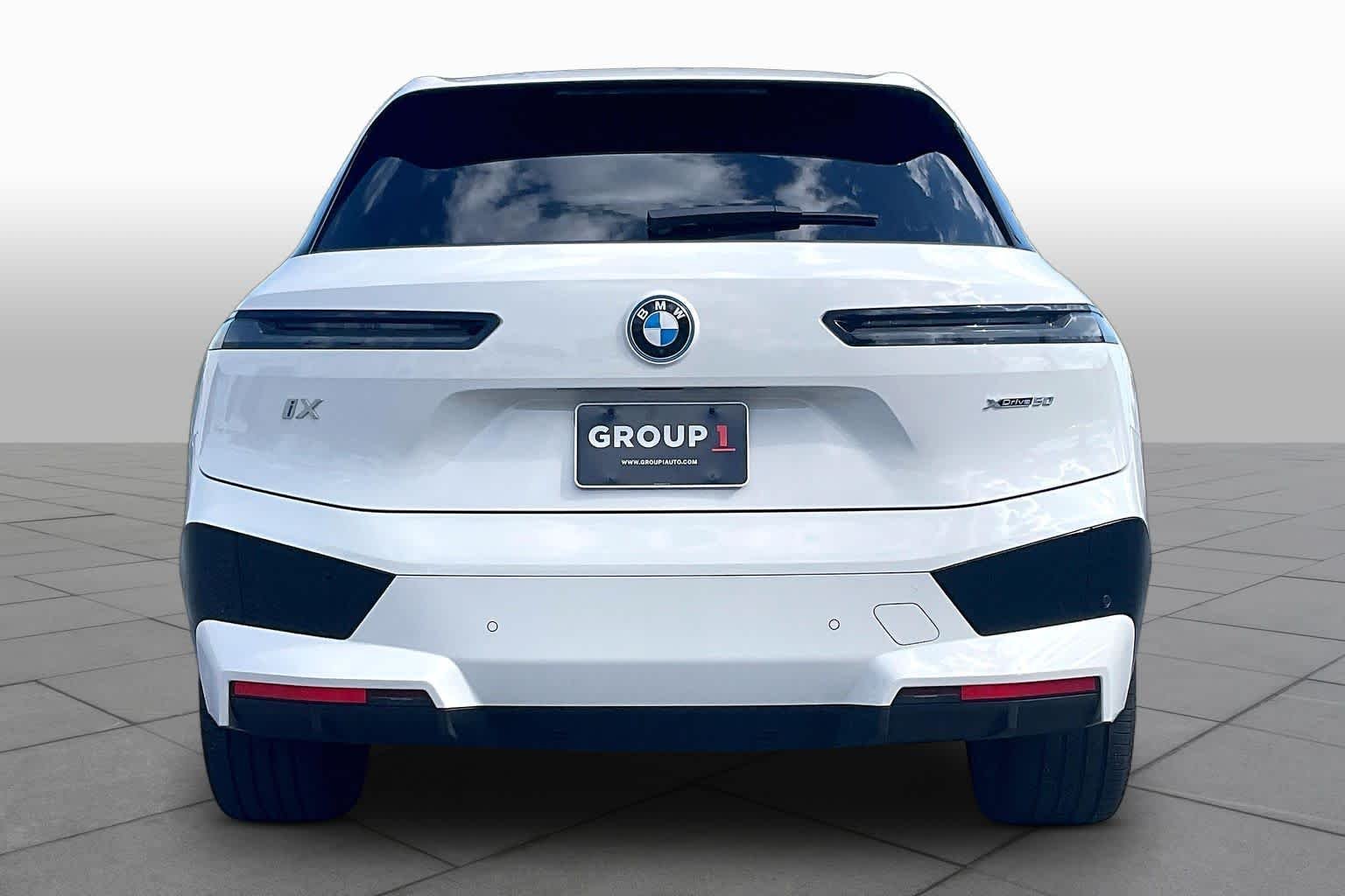 Used 2024 Alpine White BMW xDrive50 image 4