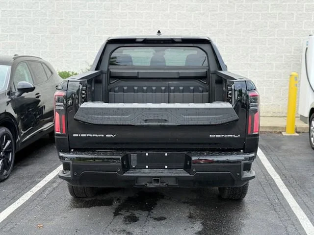 2025 GMC Sierra EV Denali - Photo 73