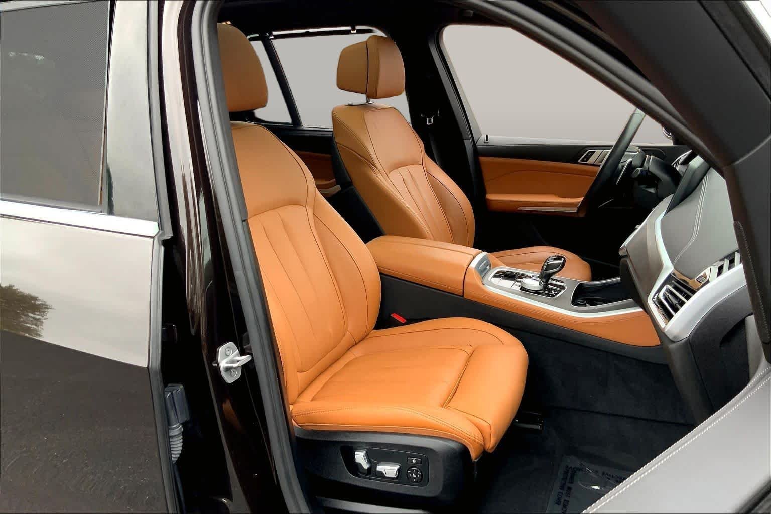 Used 2022 Sparkling Brown Metallic BMW xDrive40i image 8