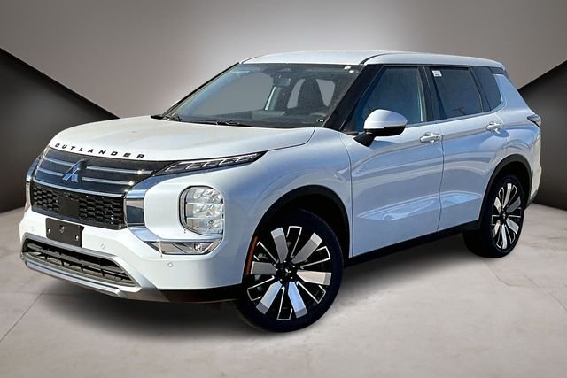 2026 Mitsubishi Outlander SE FWD's photo