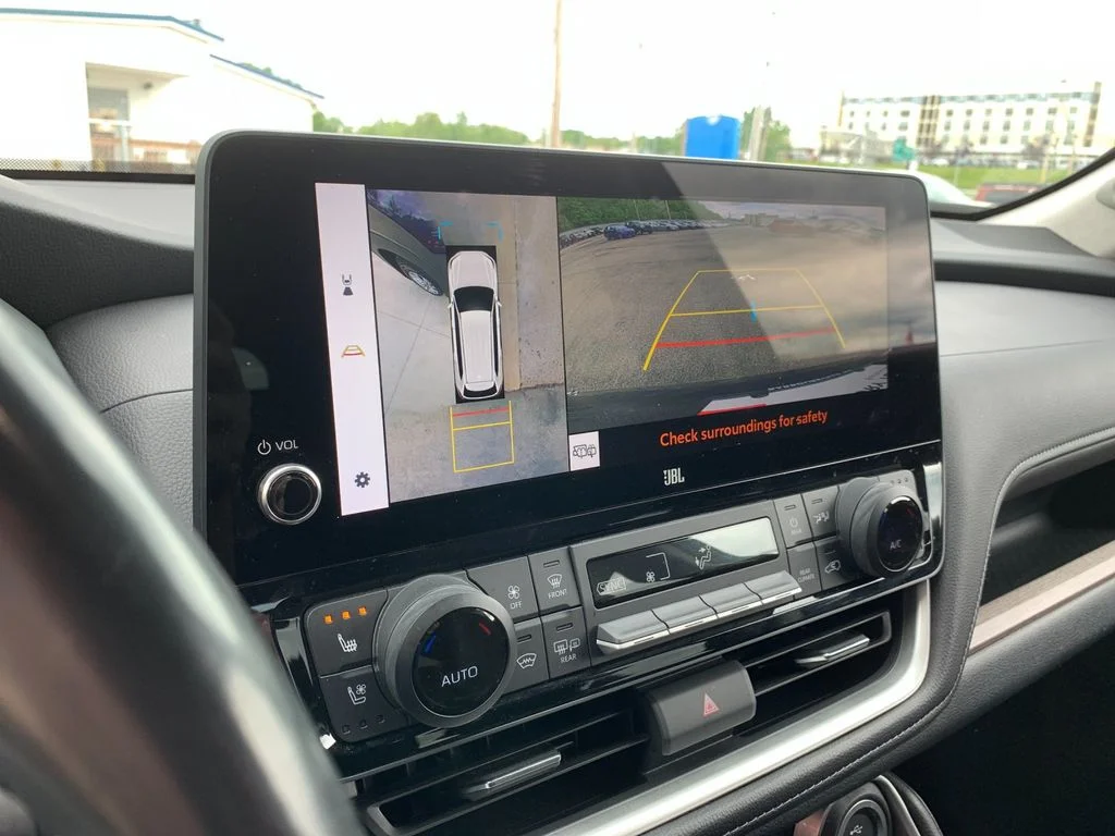 Used 2024  Toyota Platinum image 25