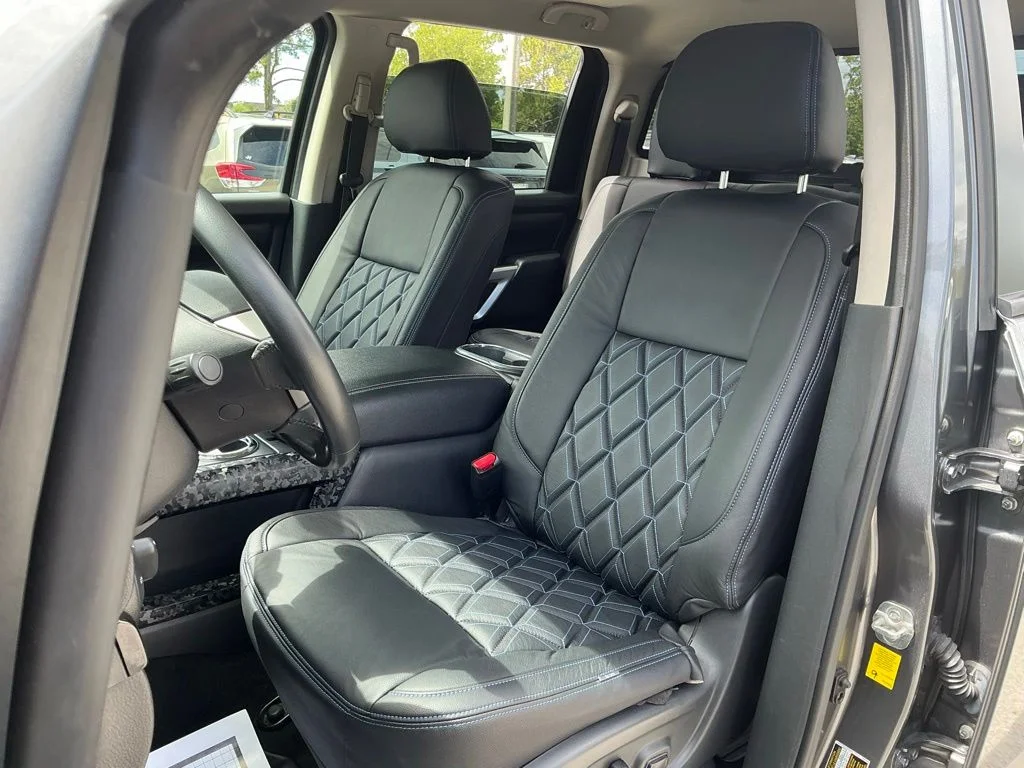 Used 2021 Gray Nissan SV image 37