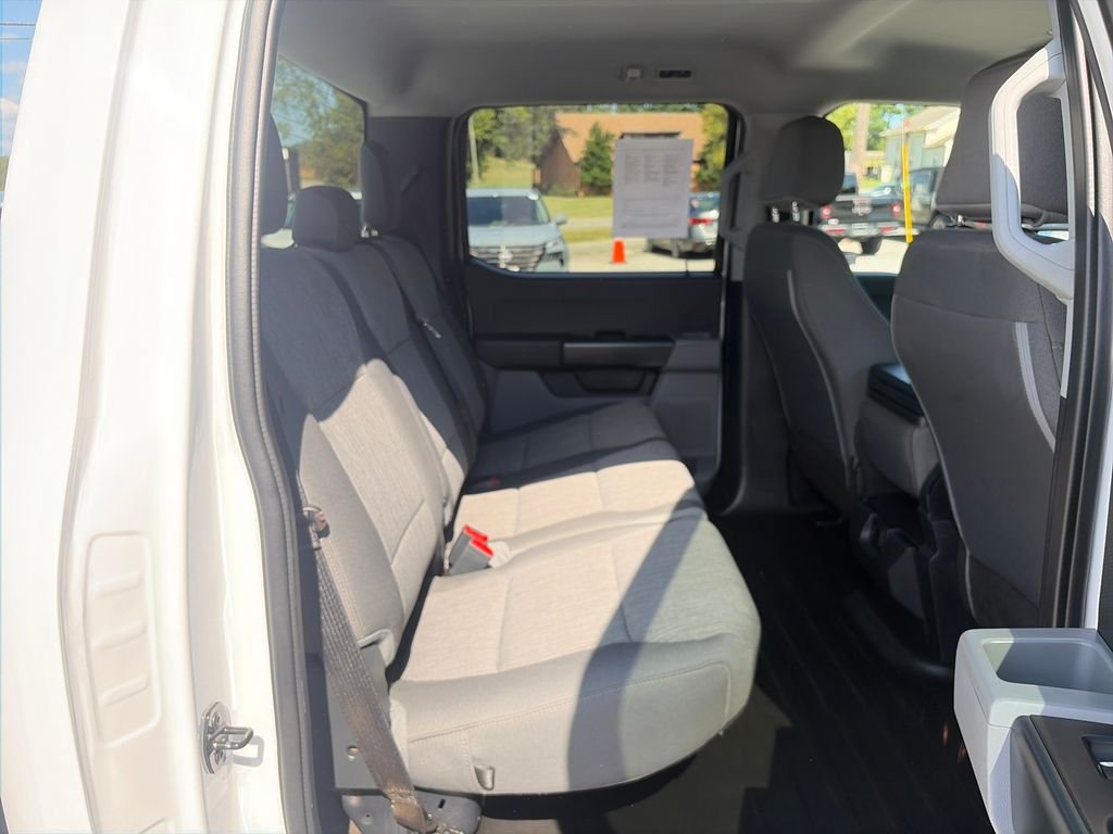 Used 2021 White Ford XL image 39