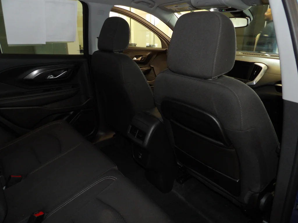 Used 2024 Downpour Metallic GMC SLE image 16