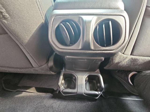Used 2022 Black Jeep Sport S image 24