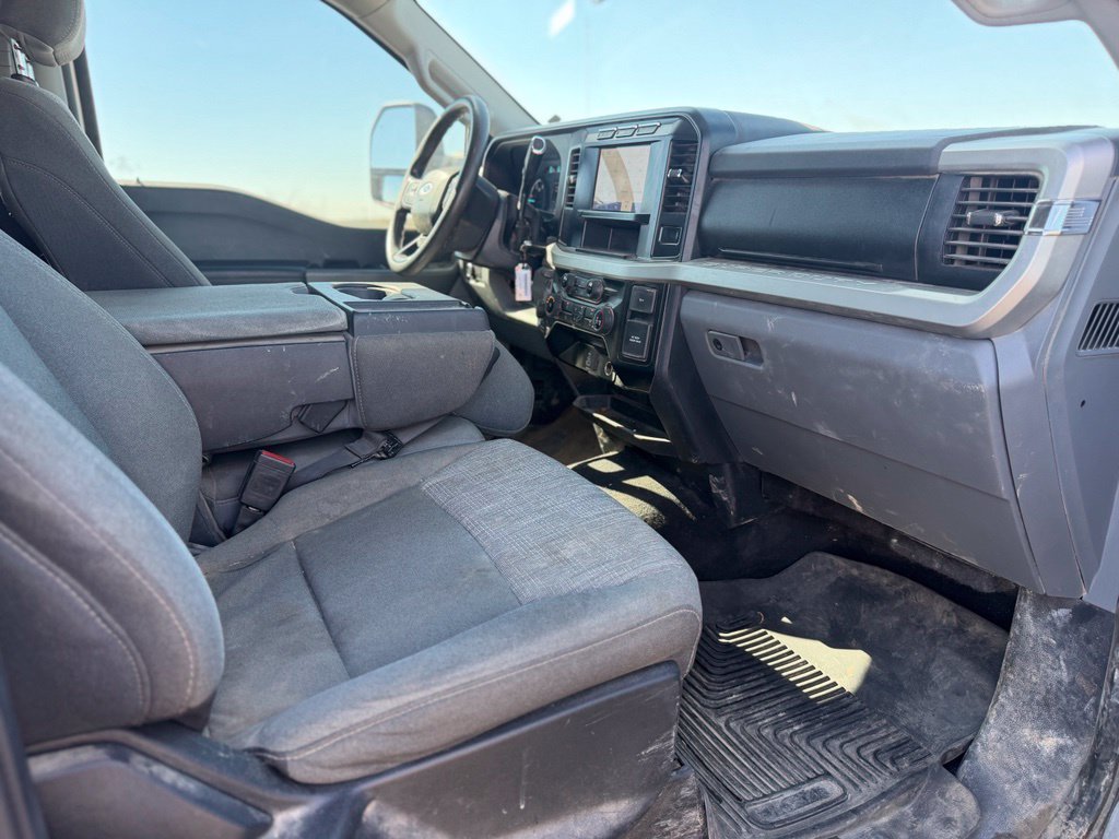 Used 2024 Oxford White Ford XLT image 19