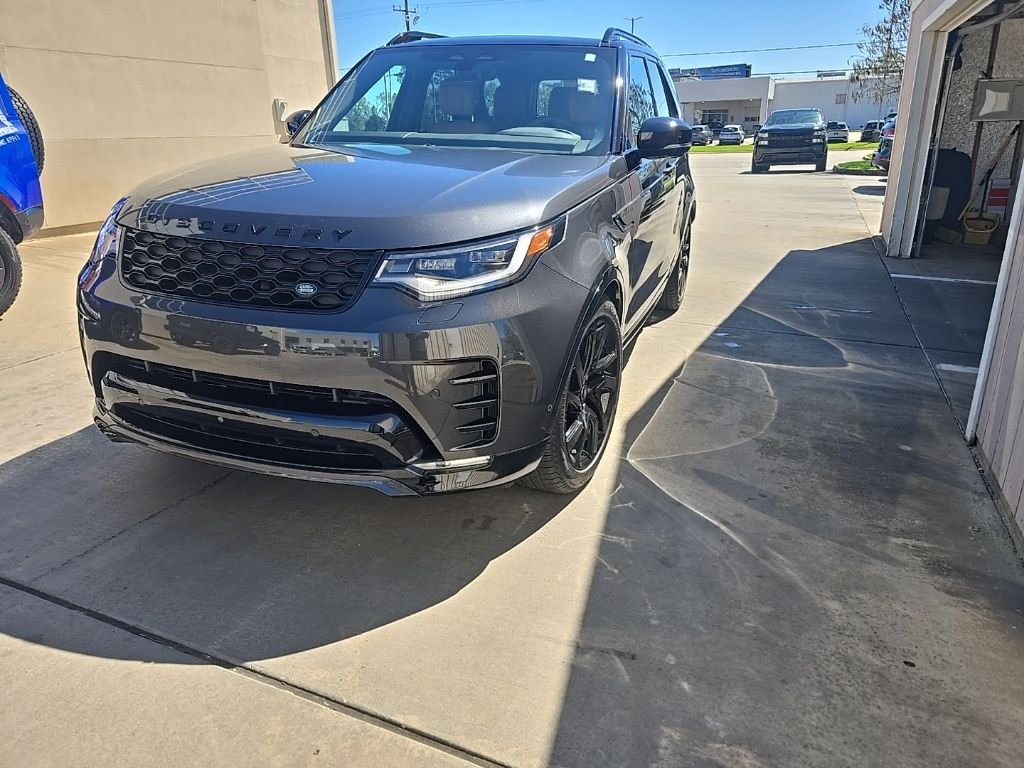 2025 Land Rover Discovery Dynamic SE
