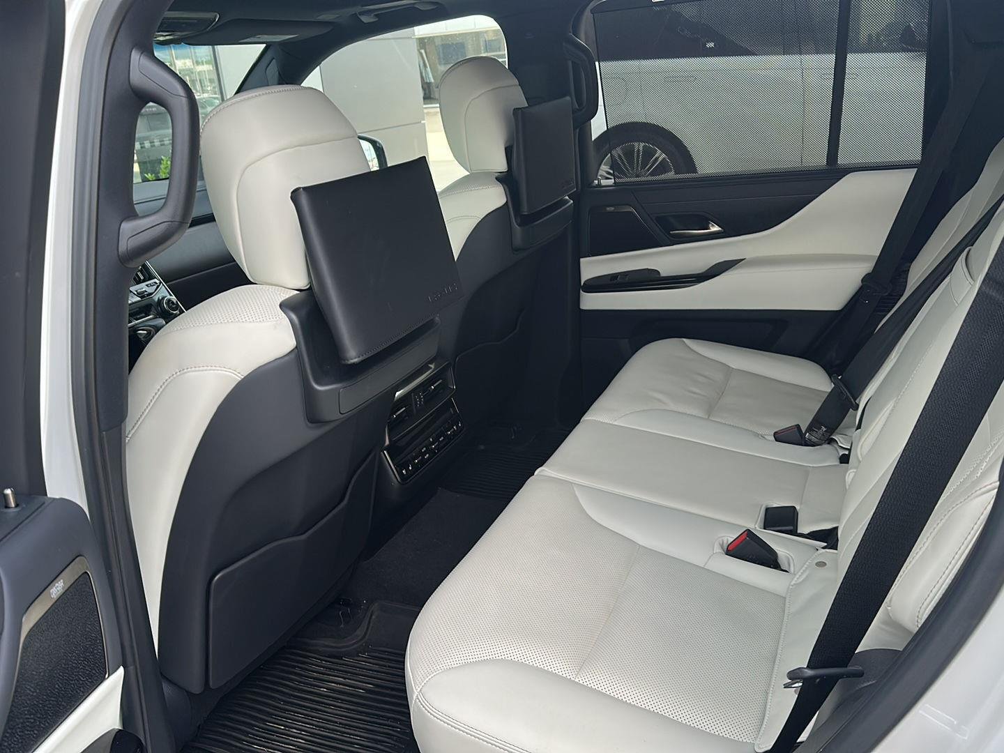 Used 2023 Eminent White Pearl Lexus LX 600 Luxury image 8