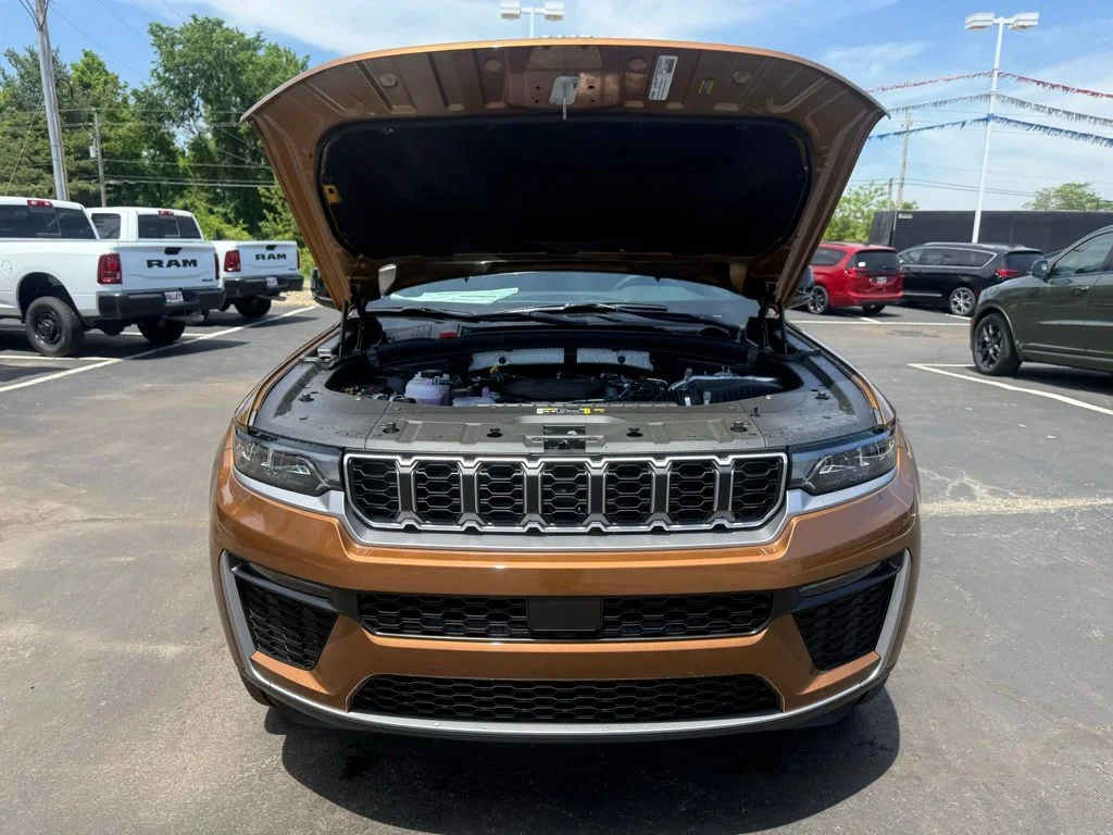 New 2026 Copper Shino Metallic Clear-Coat Exterior Paint Jeep Limited image 65