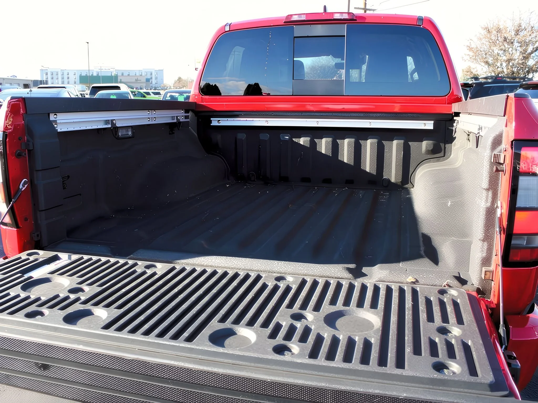 2024 Nissan Frontier SL - Photo 9