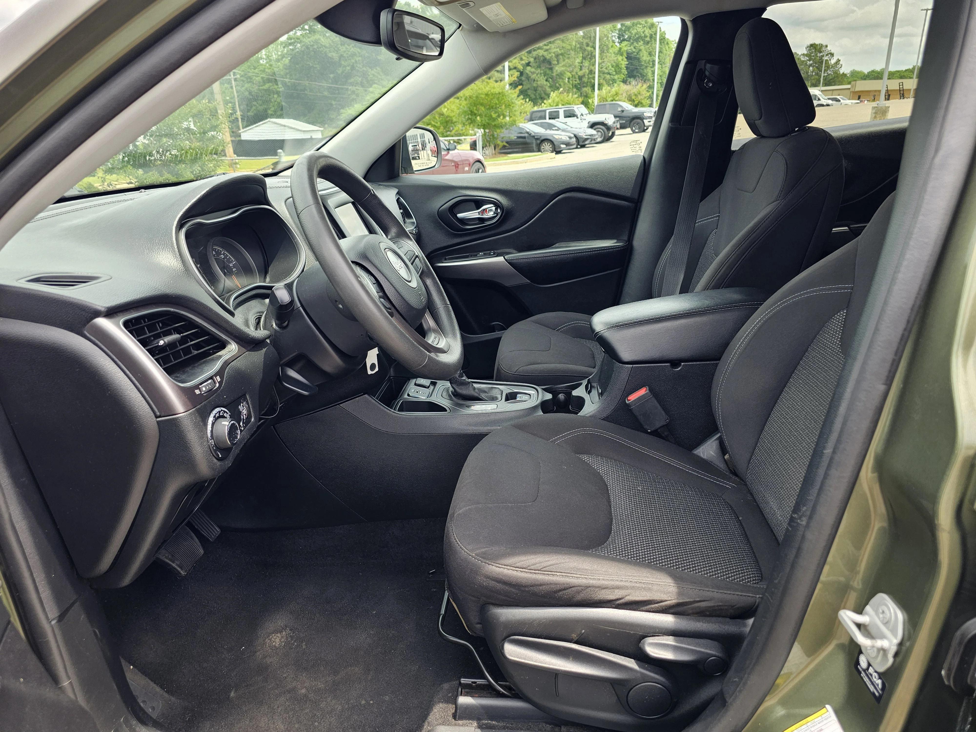 2021 Jeep Cherokee Latitude - Photo 17