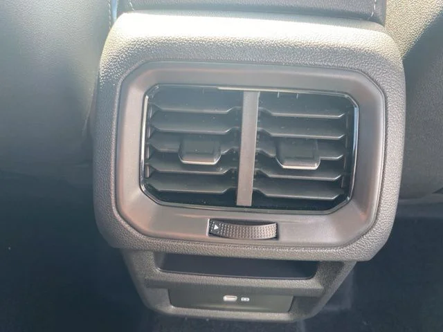 2025 Volkswagen Taos SEL - Photo 49
