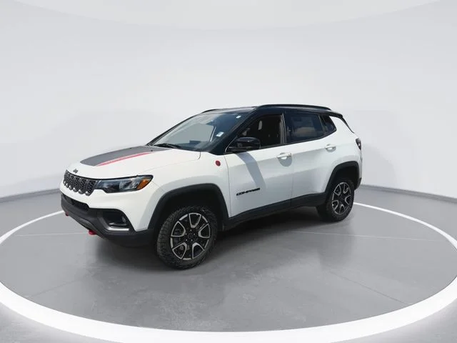 Used 2025 White Jeep Trailhawk image 4