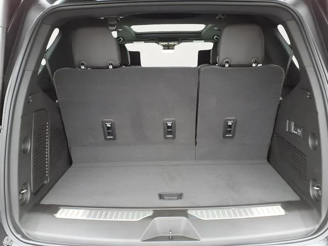 New 2026 Dark Ash Metallic Chevrolet Premier image 25