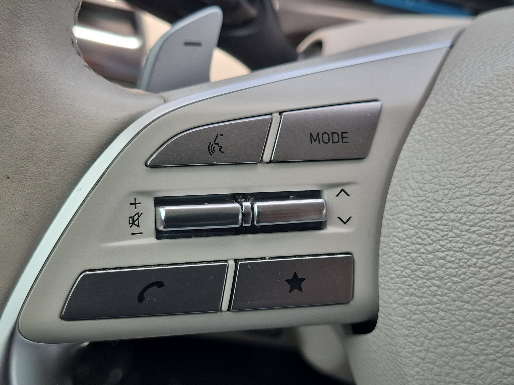 Used 2023 Hyper White Hyundai Calligraphy image 14