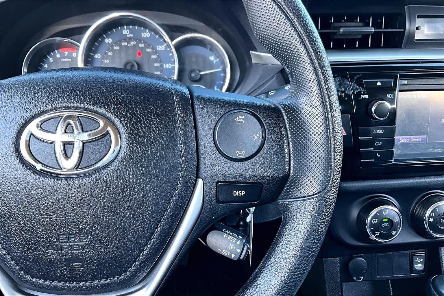 Used 2016 Classic Silver Metallic Toyota L image 25