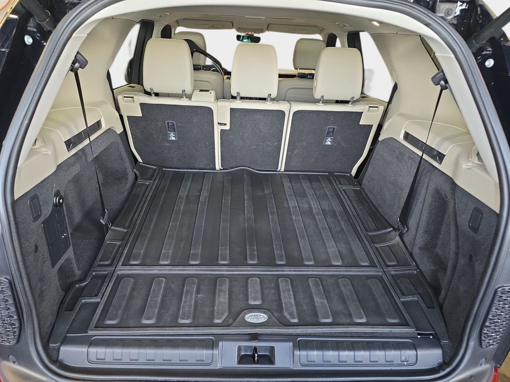 Used 2018 Black Land Rover SE image 14