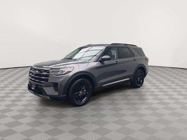 Used 2025 Carbonized Gray Ford Active image 37