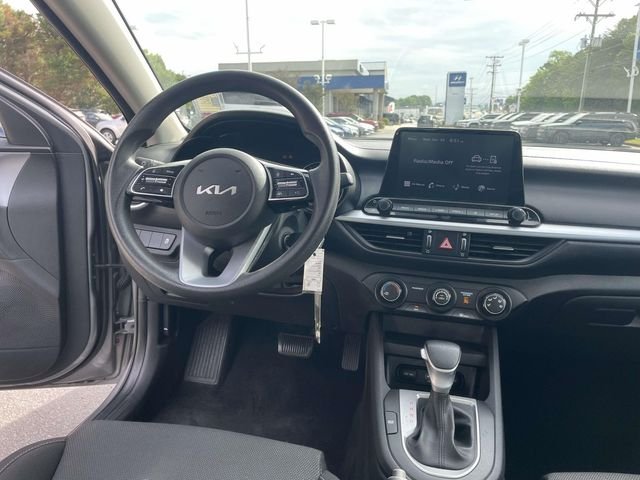 2022 Kia FORTE LXS - Photo 11
