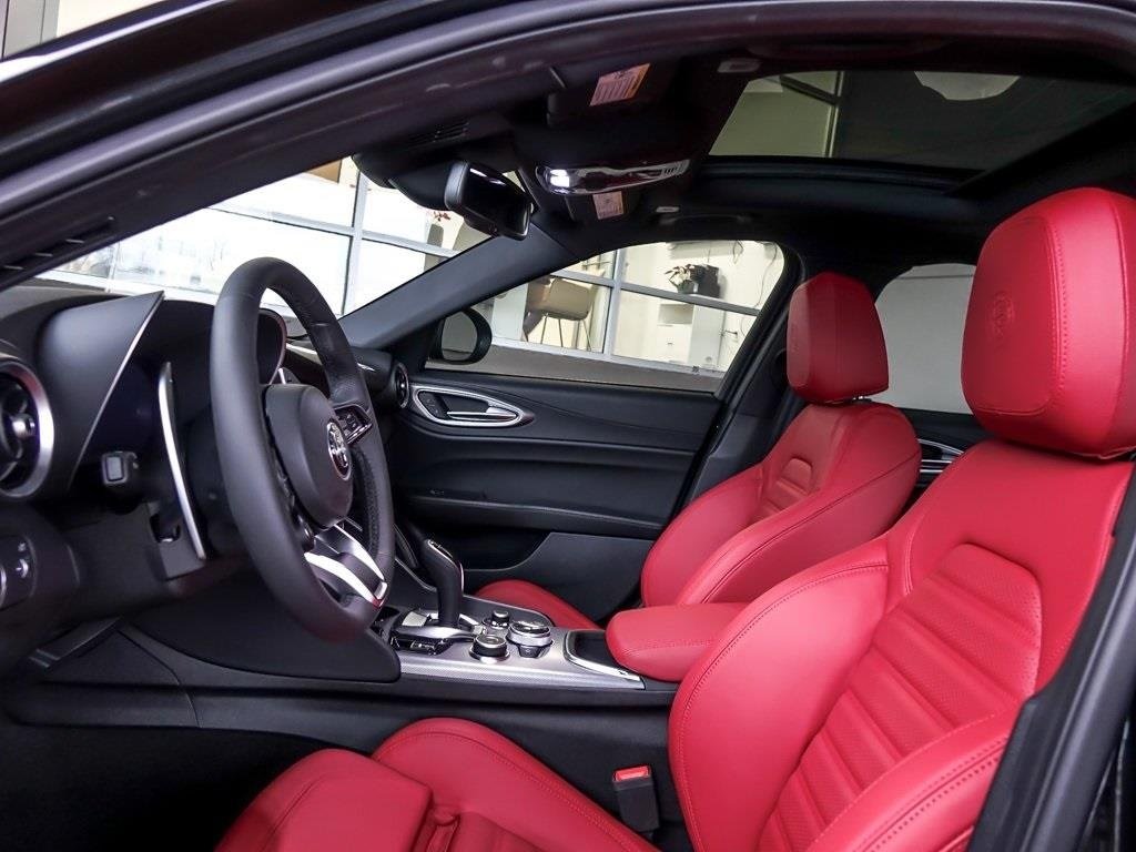 2025 ALFA ROMEO GIULIA (952) - Image 9