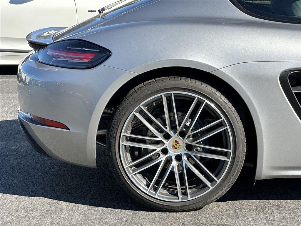 Used 2024  Porsche Style Edition image 38