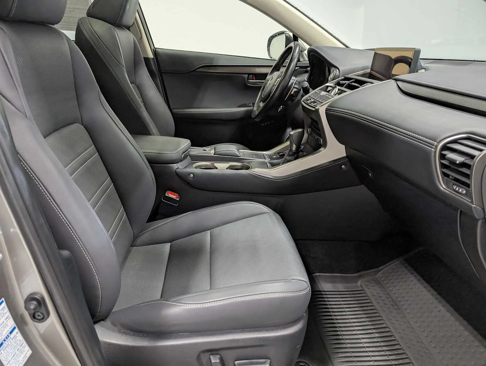 Used 2021 Atomic Silver Lexus  image 44
