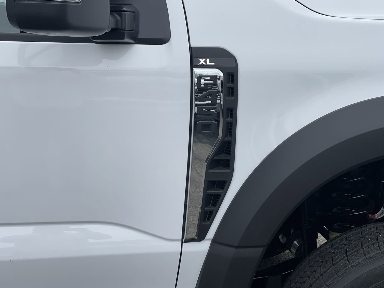 2025 Ford F-450 Super Duty Chassis Cab XL - Photo 8