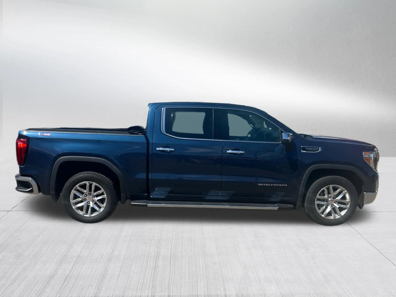 Used 2021 GMC Sierra 1500 SLT with VIN 3GTU9DED6MG401161 for sale in Brooklyn Center, Minnesota