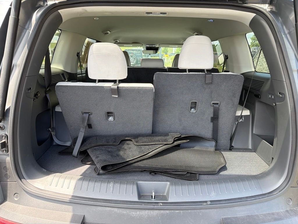 Used 2024 Gray Hyundai SE image 14