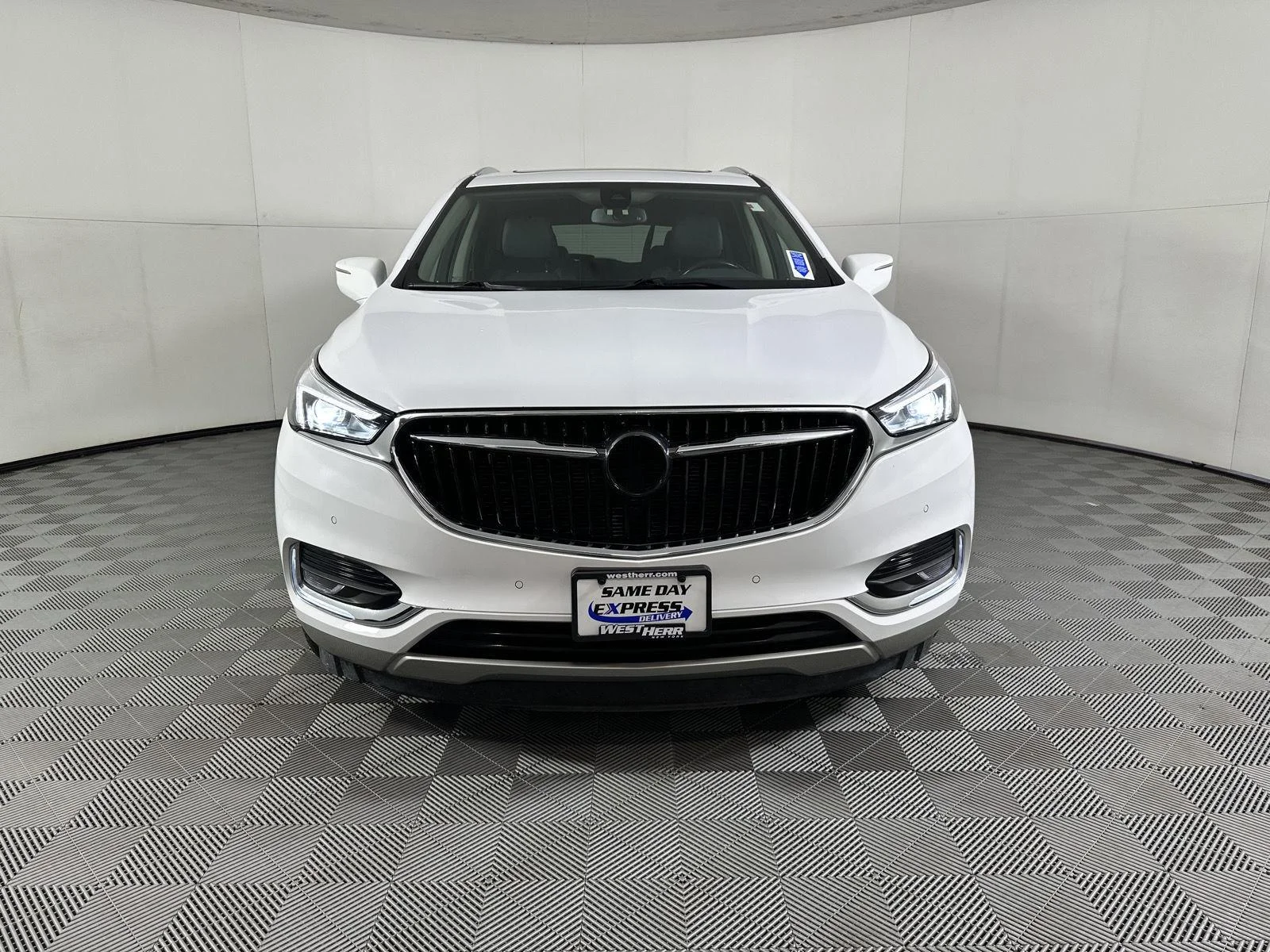 Used 2020 Summit White Buick Premium image 29