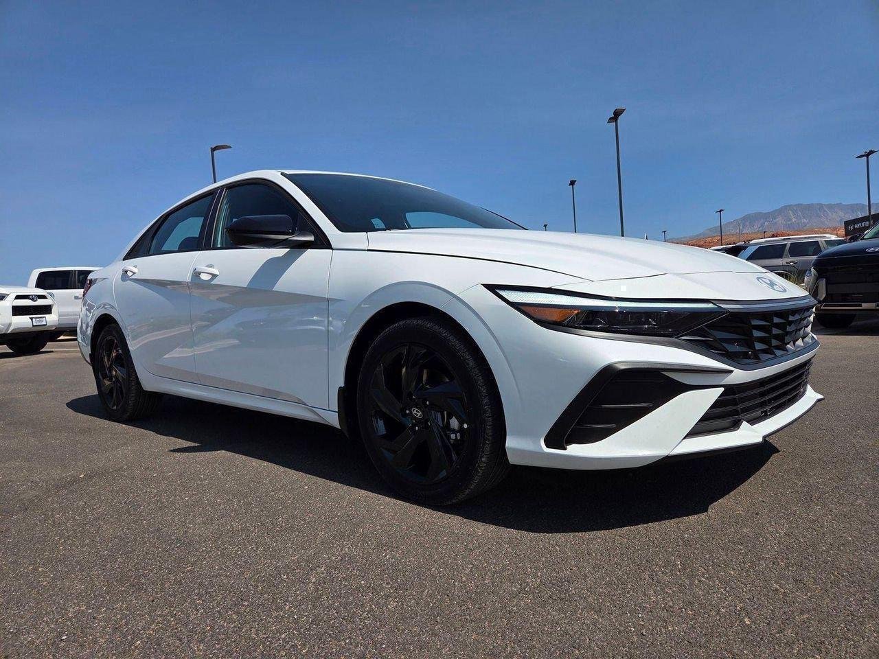 New 2026 White Hyundai SEL Sport image 2